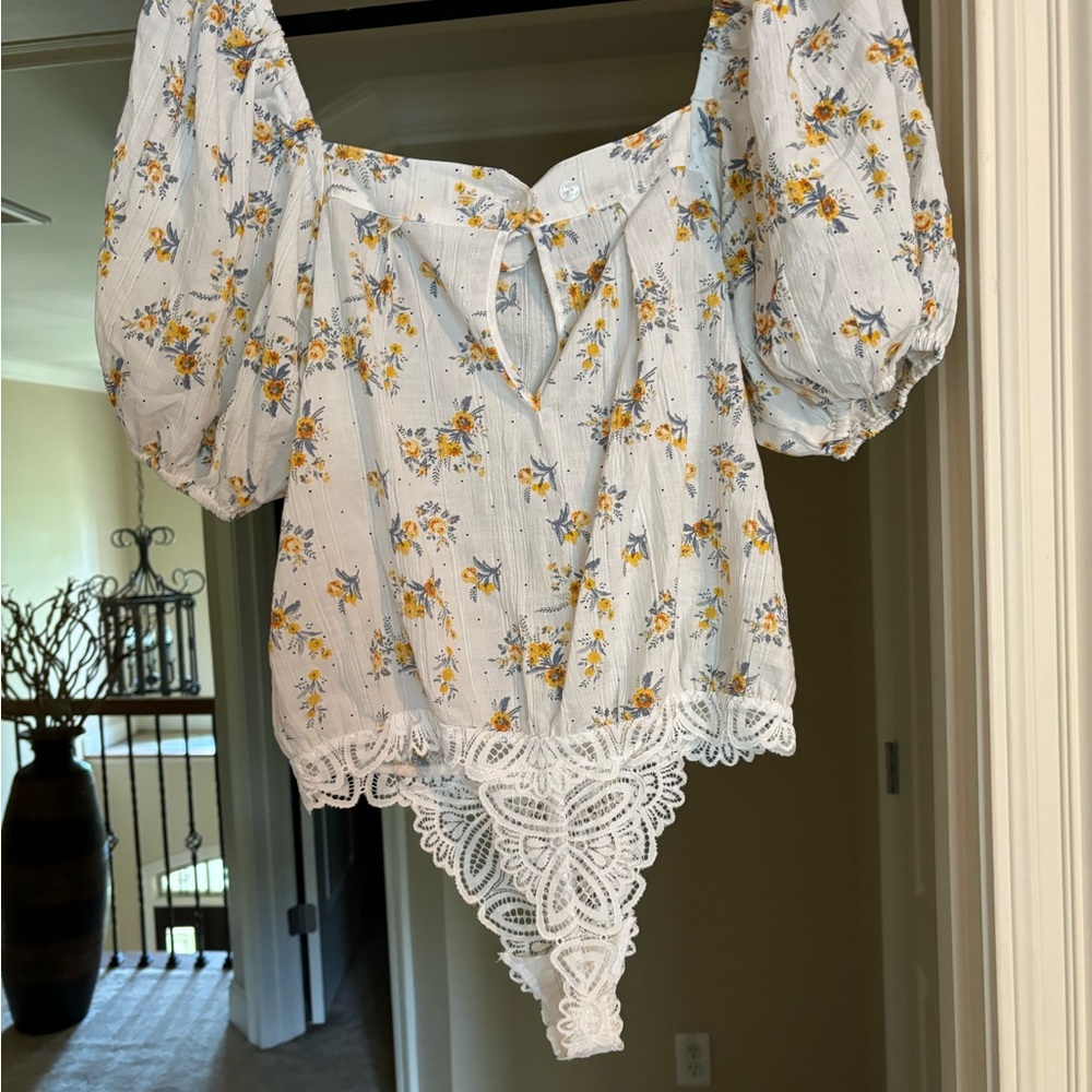 Floral Puff Sleeve Lace Bodysuit
